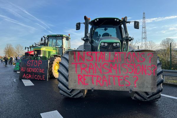 Blocage de Sainte-Menehould dans la Marne, ce lundi 29 janvier.