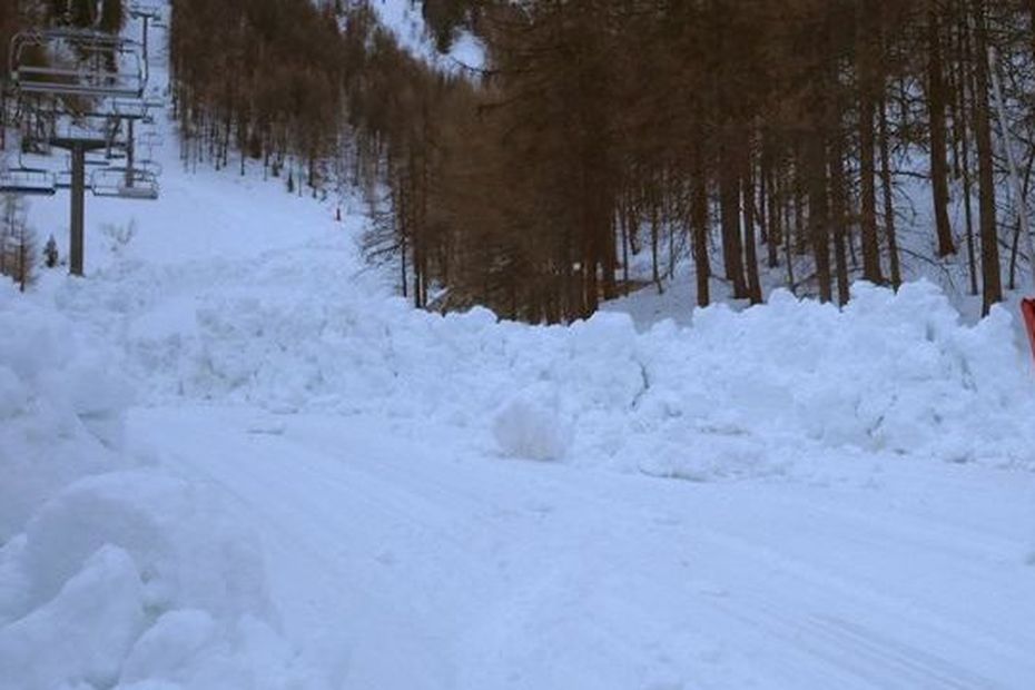 VIDEO. Avalanche sur une piste fermée de Val d'Isère