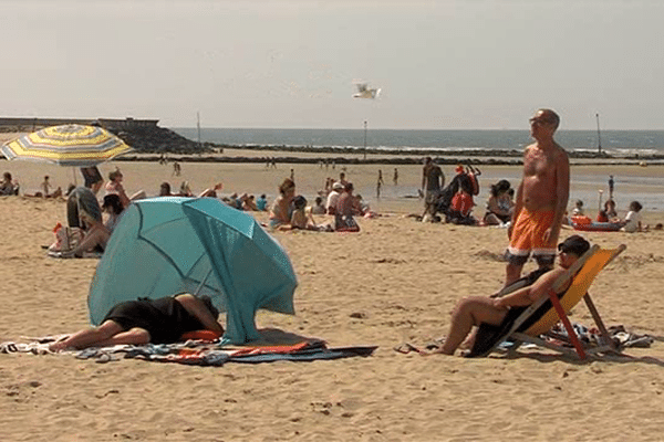 La plage de Trouville au mois de juillet