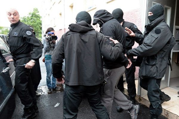 En mai, sept hommes sont interpellés à la Meinau, mis en examen, puis écroués, plus de deux mois après leur retour de Syrie