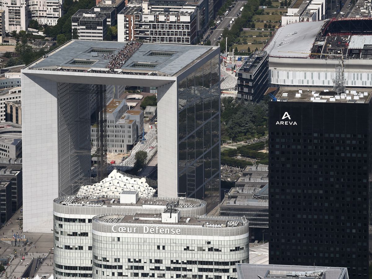 Pourquoi la Grande Arche de la D fense est elle l g rement d sax e