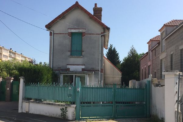 C'est dans cette maison, rue veuve Bernard Bodié, à La Chapelle-Saint-Luc, que le corps d'une femme de 39 ans a été découvert ce mardi 25 juin