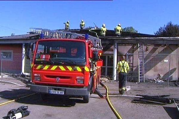 Un vestiaire de la section jeunes et amateurs de l'AJ Auxerre a été ravagé par les flammes.