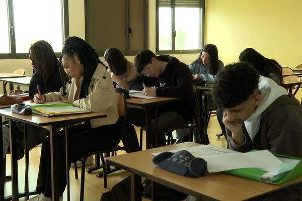 Les élèves de la filière technologique du Lycée Renoir.