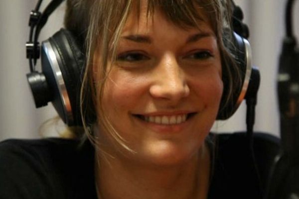 Entre slam à la radio, course et fauteuil rugby, Pernelle Marcon se reconstruit après une quadruple amputation.