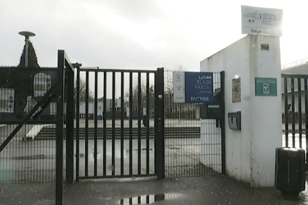 Adolescent agressé à Châteauroux : les trois agresseurs exclus du lycée Blaise Pascal