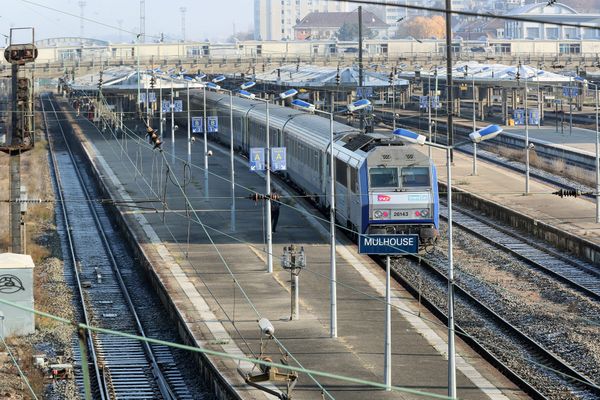 Un TER en gare de Mulhouse.