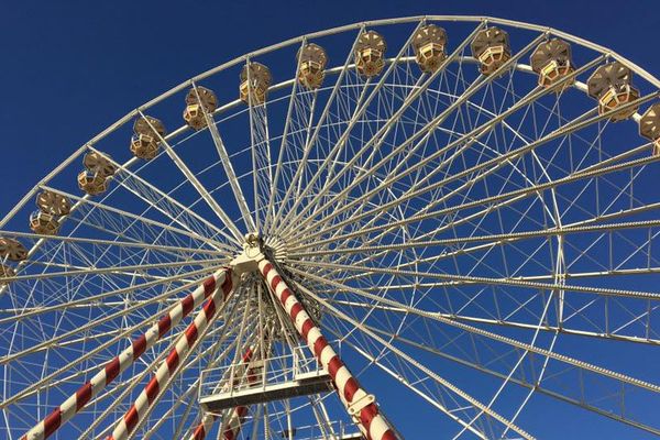 Grande roue place du Martroi Orléans