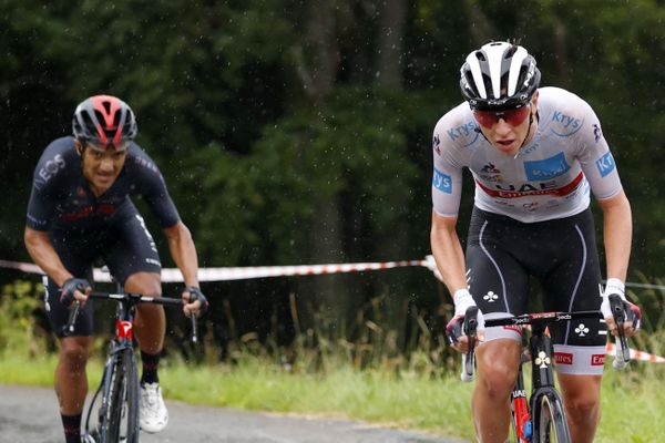 Tadej Pogacar (UAE Emirates) et Richard Carapaz (Ineos) sur la 8e étape du Tour de France 2021 au Grand-Bornand.