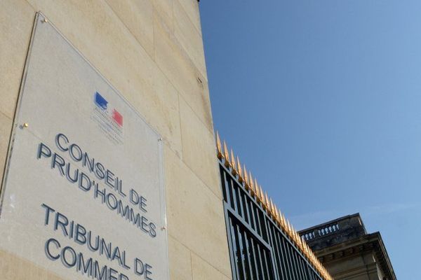 Brahim Ouerghi assistait des salariés, principalement des ouvriers du bâtiment étrangers, dans leurs démarches prud'hommales se faisant souvent passer auprès d'eux pour un avocat.