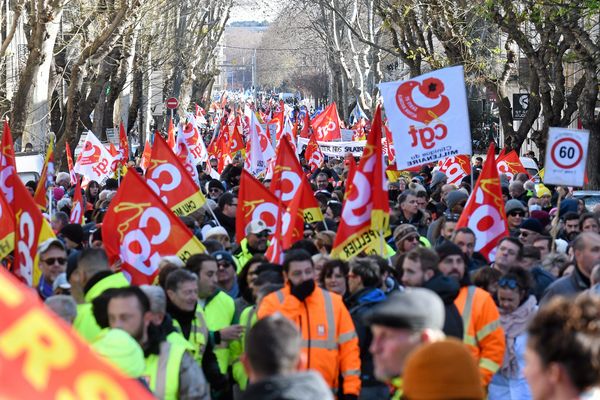 Montpellier - environ 20.000 manifestants dans le défilé contre la réforme des retraites - 19 janvier 2023.