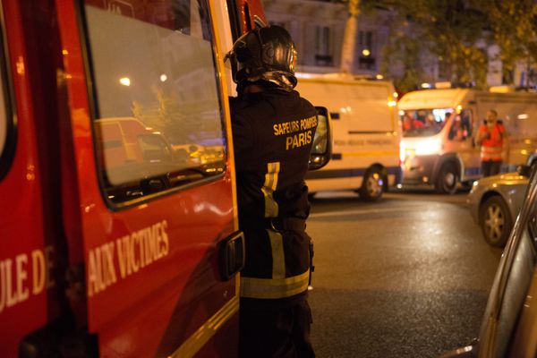 Un pompier de la BSPP en intervention le soir des attaques du 13 novembre 2015 à Paris (illustration).