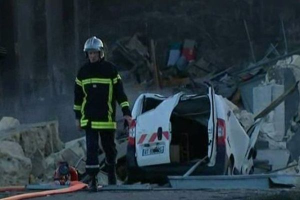 En décembre 2011, l'explosion d'une caisse de feu d'artifices dans les ateliers municipaux de Saint Satur avait coûté la vie à un employé communal. 