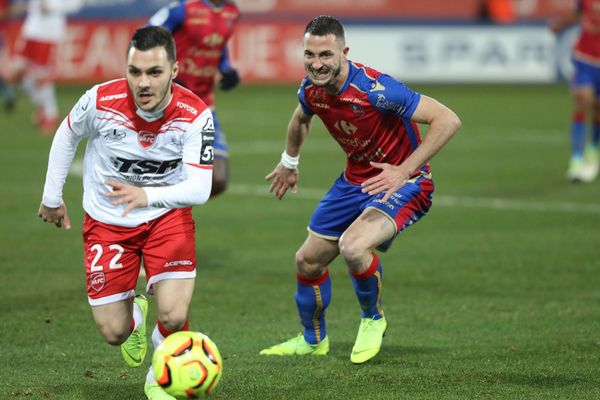 Tony Mauricio (à gauche) veut quitter Valenciennes pour filer à Lens.