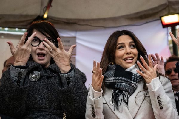 Zabou Breitman (à gauche) et Eva Longoria (à droite) sont toutes deux marraines d'une association mise à l'honneur lors de cette 164e vente des Hospices de Beaune.