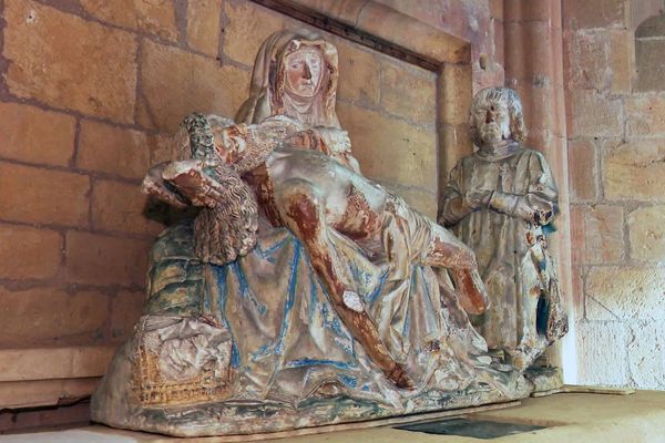 La Pietà, ici encore incomplète, retrouve sa place initiale grâce à cette copie réalisée en Dordogne