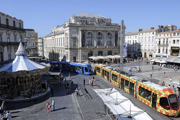 Montpellier - la place de la Comédie - archives.