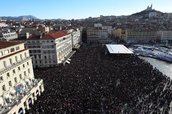 Plus de 60 000 personnes rassemblées ce dimanche à Marseille.