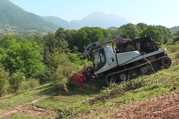 Des dameuses transformées en engins agricoles