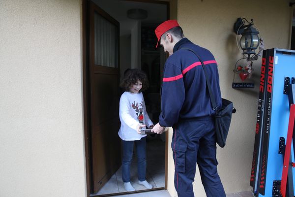 Les sapeurs pompiers débutent leur vente de calendriers pour l'année prochaine.