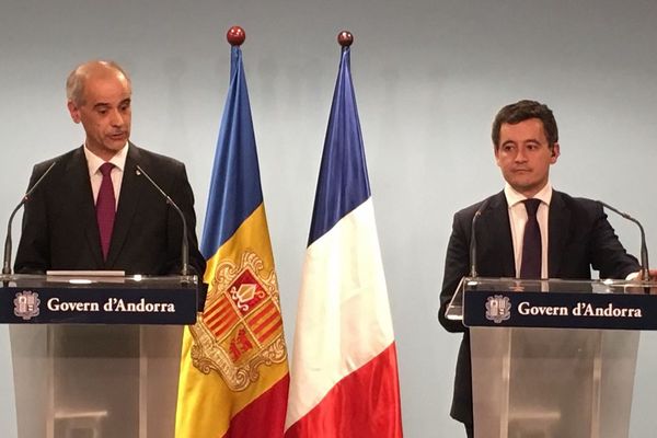 Gérald Darmanin a été accueilli par le Chef du Gouvernement de la Principauté d'Andorre Antoni Marti Petit.