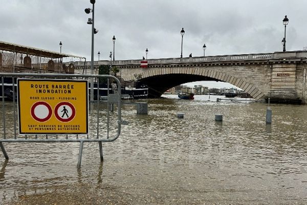 Quai de la gare dans le 13e arrondissement. Paris, le 4 mars 2024.