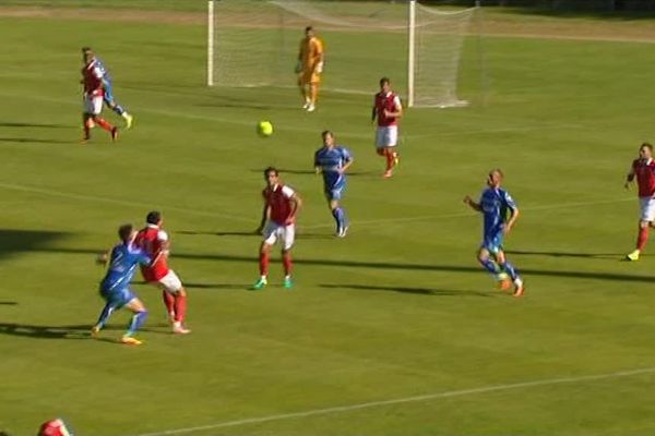 Reims - Auxerre (0-0). Épernay.