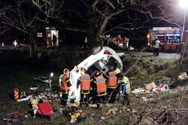 les deux conducteurs ont du être désincarcérés. L'un d'eux n'a pas survécu.