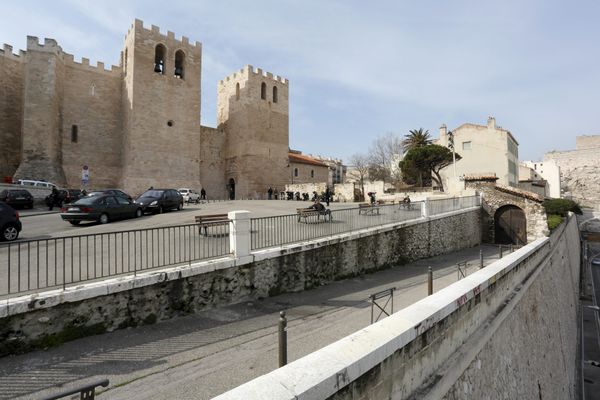 Les faits se sont déroulés dans le quartier de Saint-Victor, sur les hauteurs du Vieux-Port de Marseille, mardi 23 mai 2023 peu après 23 h.