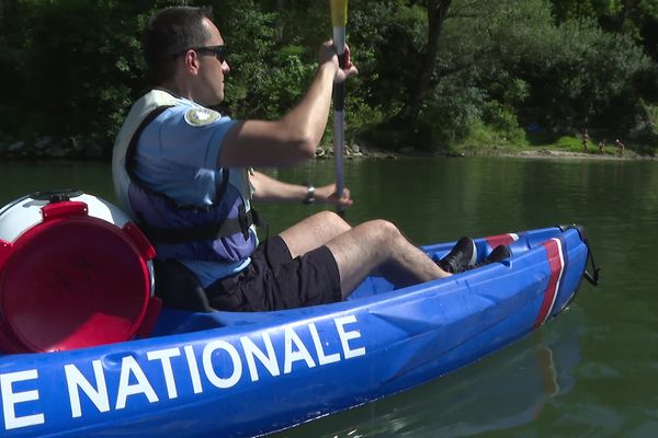 Chaque été depuis 20 ans, les gendarmes sont sur la rivière Ardèche.