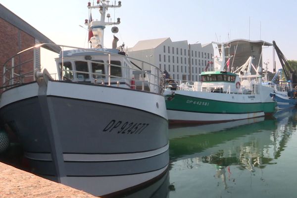 Les bateaux sont déjà presque prendre à reprendre la mer pour l'ouverture de la pêche à la coquille Saint Jacques.