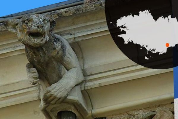 Le château de Groulais bien gardé par l'une de ses gargouilles