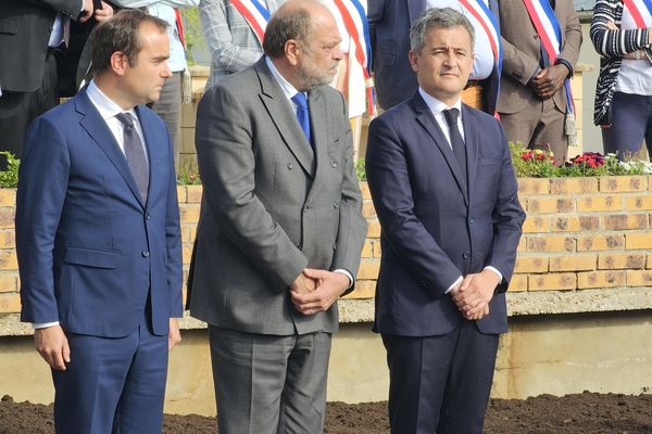 Eric Dupont-Moretti, Sébastien Lecornu et Gérald Darmanin ont rendu hommage aux deux agents tués lors d'une attaque de fourgon ce jeudi 16 mais à Incarville