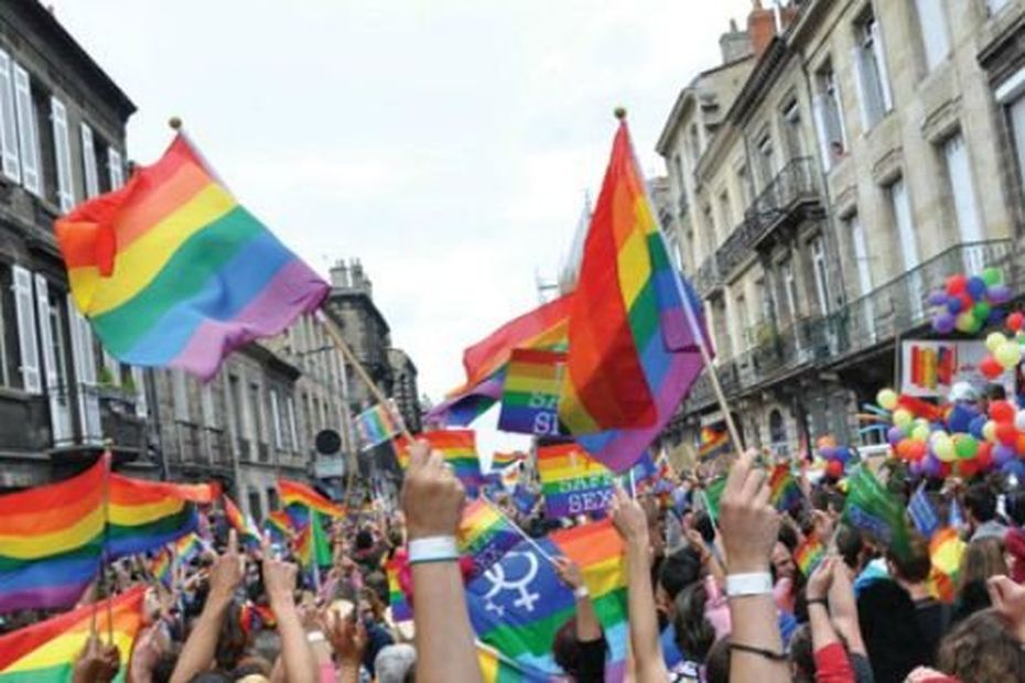 La Gay Pride à Bordeaux : 6000 Personnes Ont Défilé Cet Après-midi