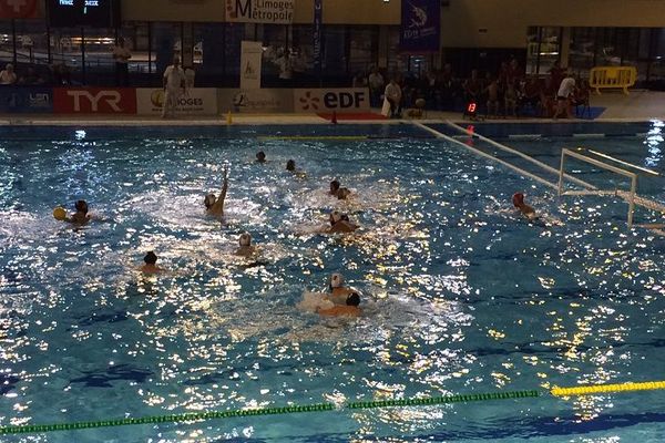 Water Polo A Limoges La France Ecrase La Suisse