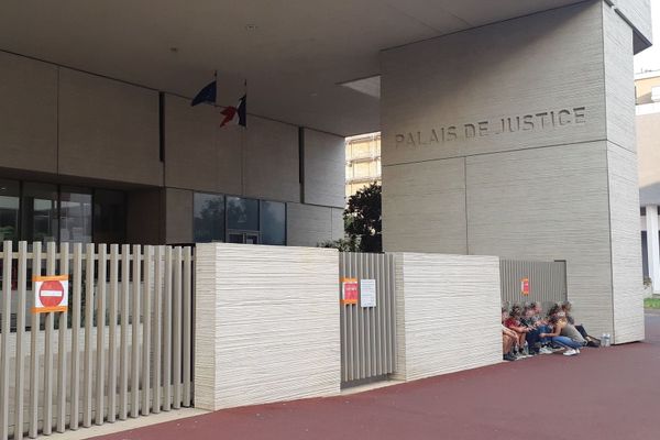 Béziers (Hérault) - le palais de justice - 2020.