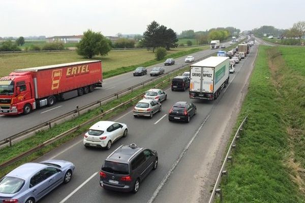 Bouchon sur l'A25 ce jeudi après midi.