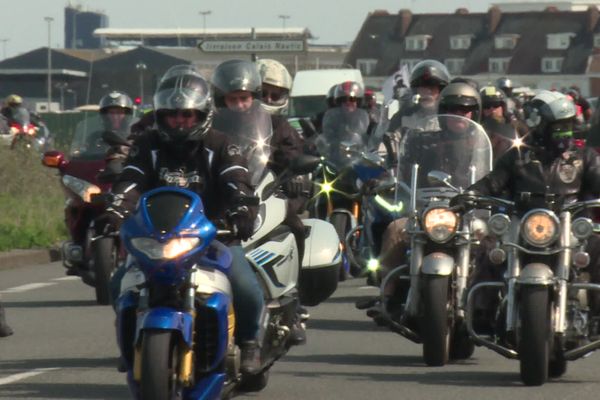 Les motards sont manifesté à Calais ce samedi 13 avril 2024.