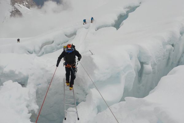 Alasdair McKenzie lors de son ascension de l'Everest en mai 2023