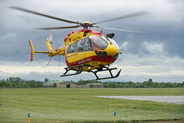 L'hélicoptère de la Sécurité civile du Bas-Rhin, Dragon 67, photographié ici en avril 2020.