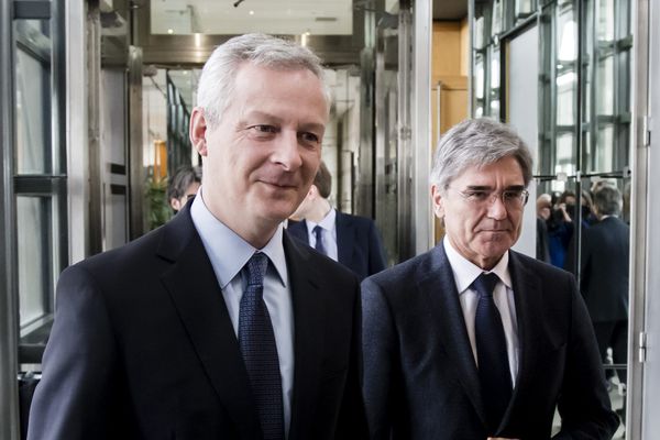  Le ministre de l'economie et des Finances Bruno le Maire et  Joe Kaeser (Directeur general de Siemens). 