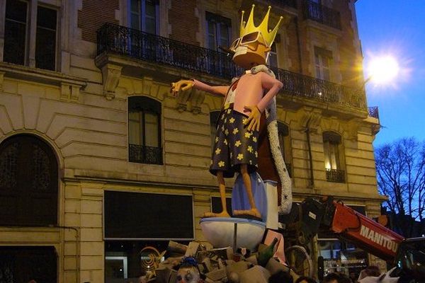 Le Roi Carnaval, en tête de cortège à Toulouse