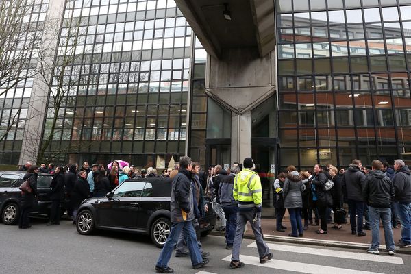 Manifestation des salariés de La Redoute devant le siège de l'entreprise le 20 janvier 2014