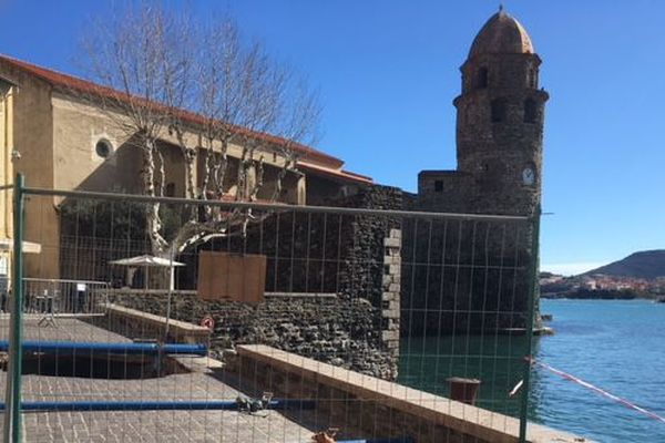 Un trou s'est formé sur le Boulevard Boramar de Collioure suite aux intempéries - Mars 2018