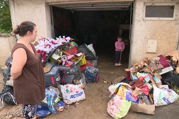 Une centaine de maisons ont été inondées suite aux violents orages, ce mercredi 26 juin, à Breurey-lès-Faverney.