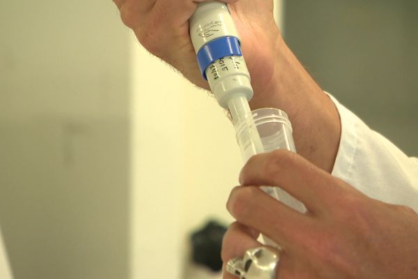 Covid-19 : le spray nasal développé par la startup LoValTech est attendu pour 2025