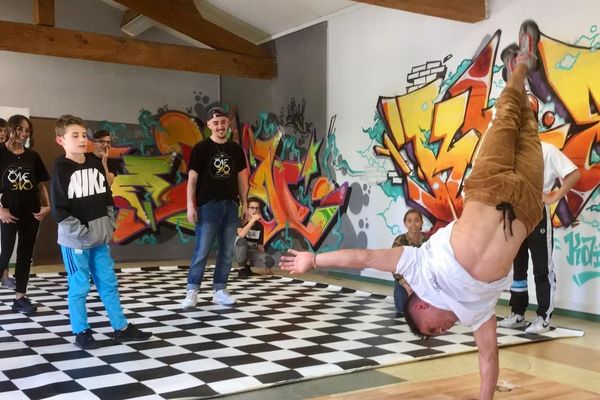 B-Boy Stuart a animé une master class  de breakdance avant la compétition de dimanche à Carcassonne.