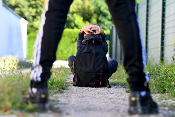 En France, 6% des collégiens seraient harcelés, selon une enquête nationale du gouvernement, publiée en novembre 2023.