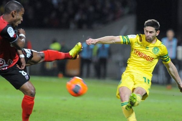 FC Nantes : les canaris s'inclinent à Guimgamp (1 - 0) Moustapha Diallo  et Claudio Beauvue