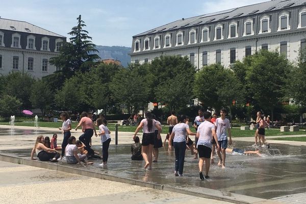 Les Fontaines de la Caserne de Bonne prises d'assaut le 25 juin dernier